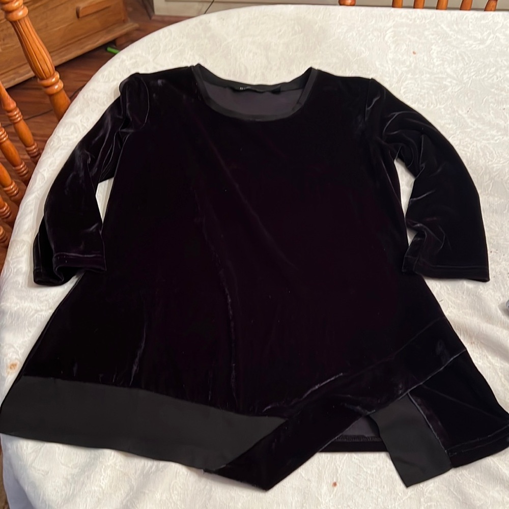 Halston Velveteen Black Top Sz XS